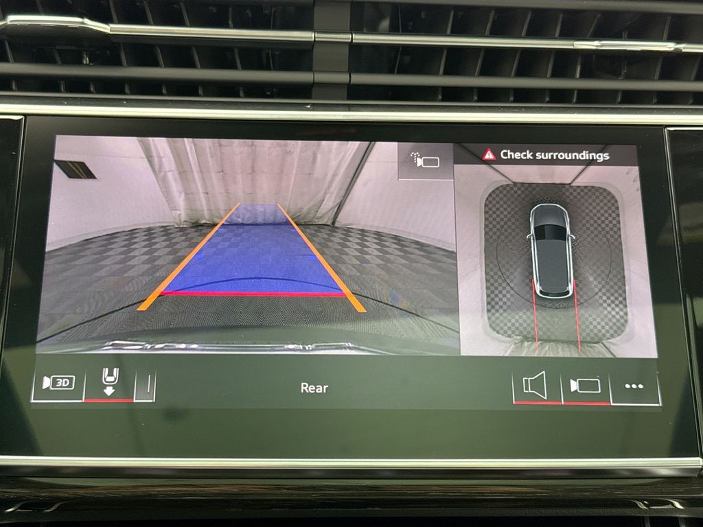 Thumbnail: 2026 Audi Q7 - 16