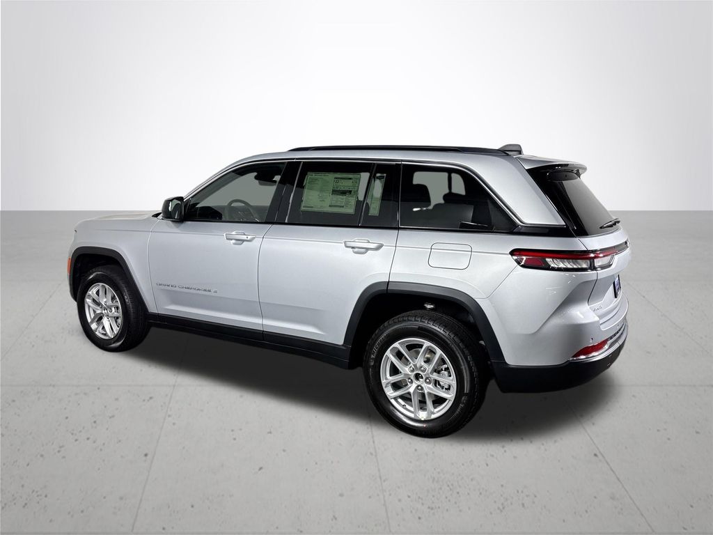 2026 Jeep Grand Cherokee Laredo