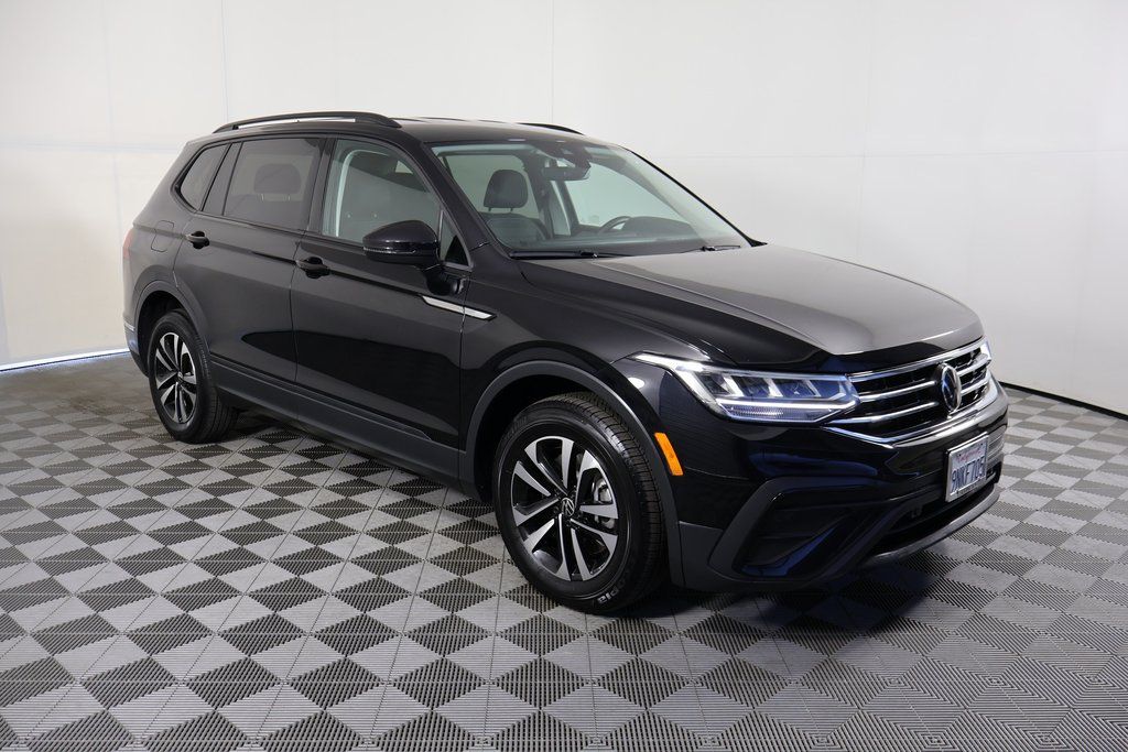 Thumbnail: 2024 Volkswagen Tiguan - 3