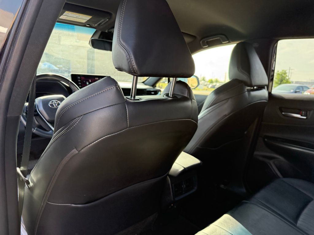 Thumbnail: 2021 Toyota Venza - 9