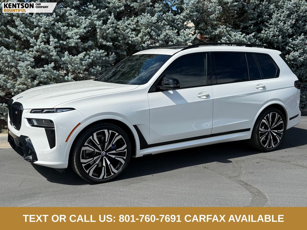 2023 BMW X7 M60i AWD