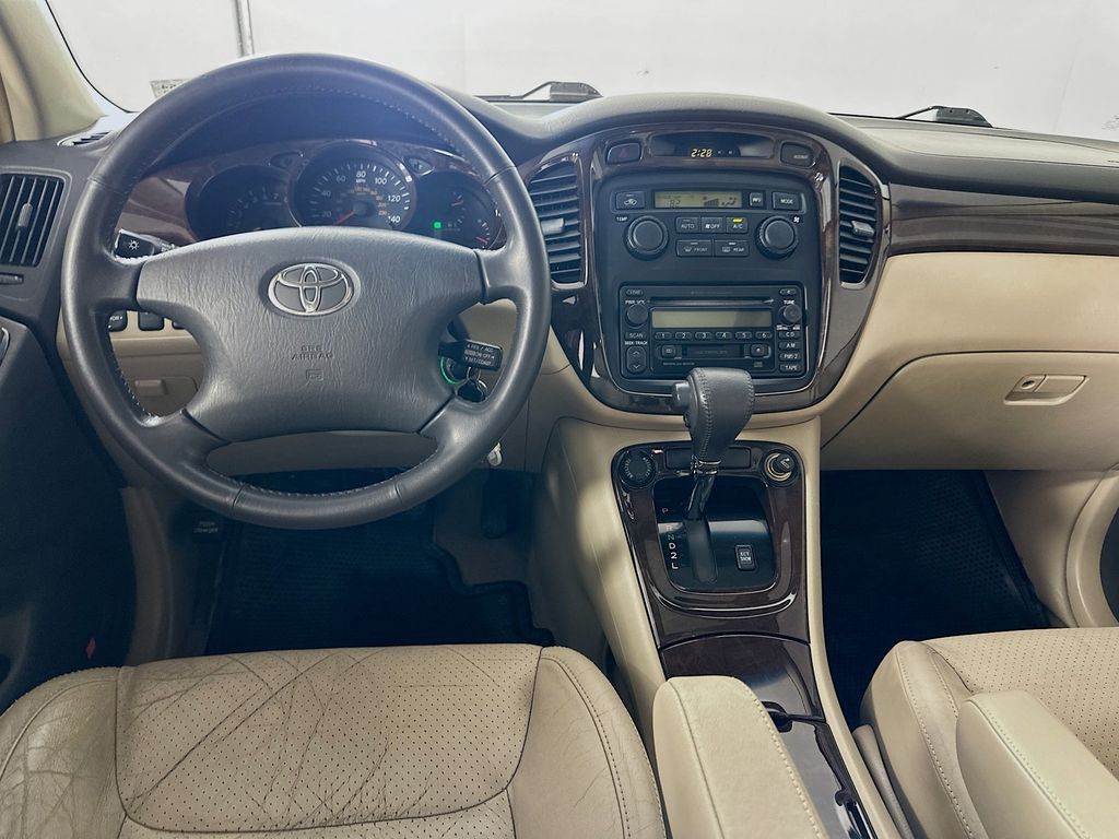 Thumbnail: 2003 Toyota Highlander - 21