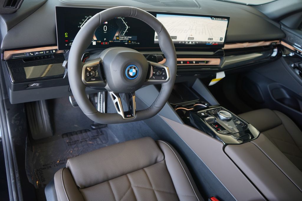 Thumbnail: 2026 BMW 5 Series - 13