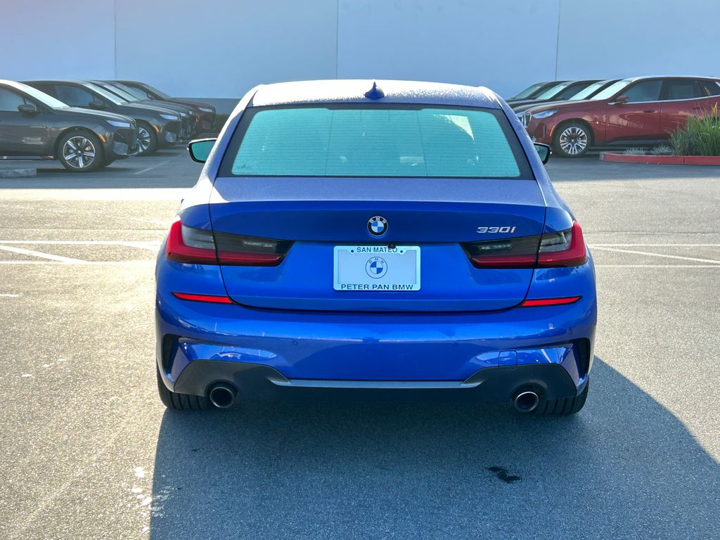 Thumbnail: 2021 BMW 3 Series - 4