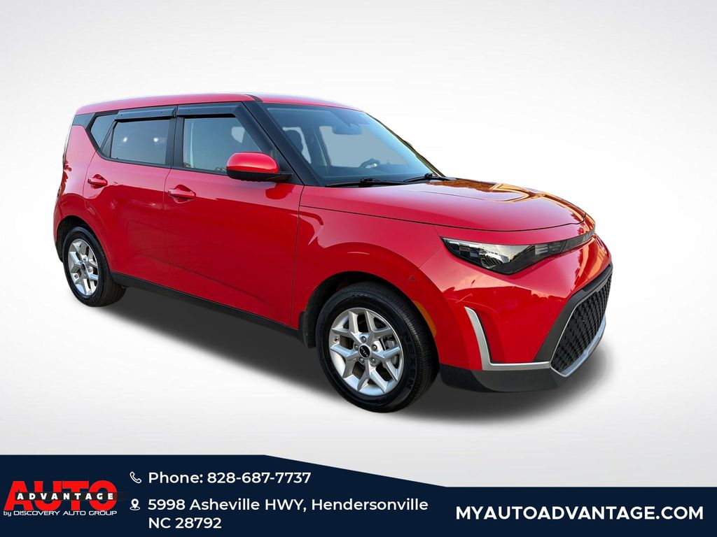  2024 Kia Soul LX FWD   