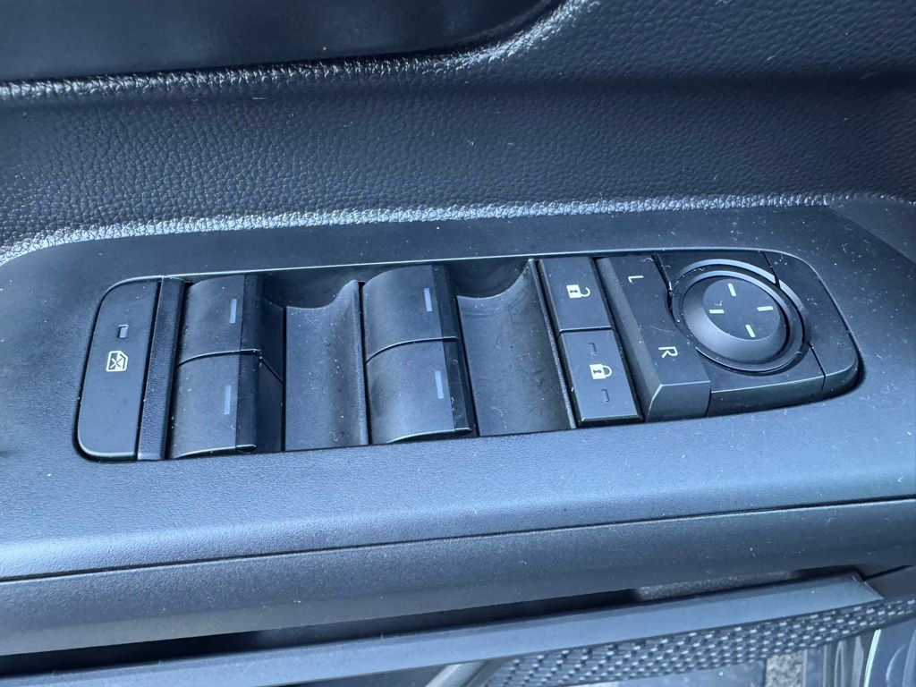 2024 Toyota Tacoma SR5 17