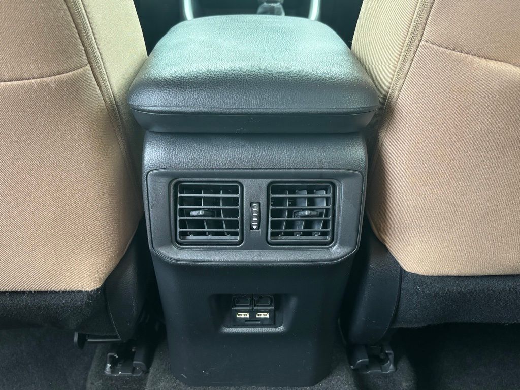 2021 Toyota RAV4 Hybrid XLE photo