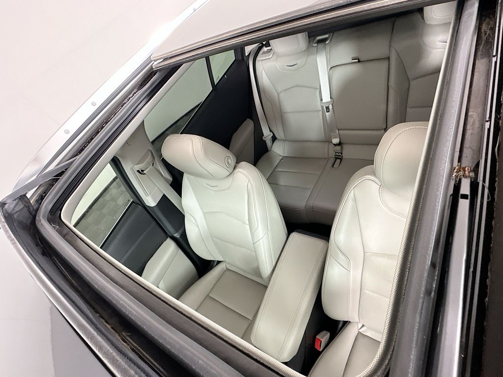 Thumbnail: 2021 Cadillac XT4 - 21