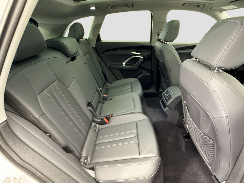 Thumbnail: 2025 Audi Q5 - 22