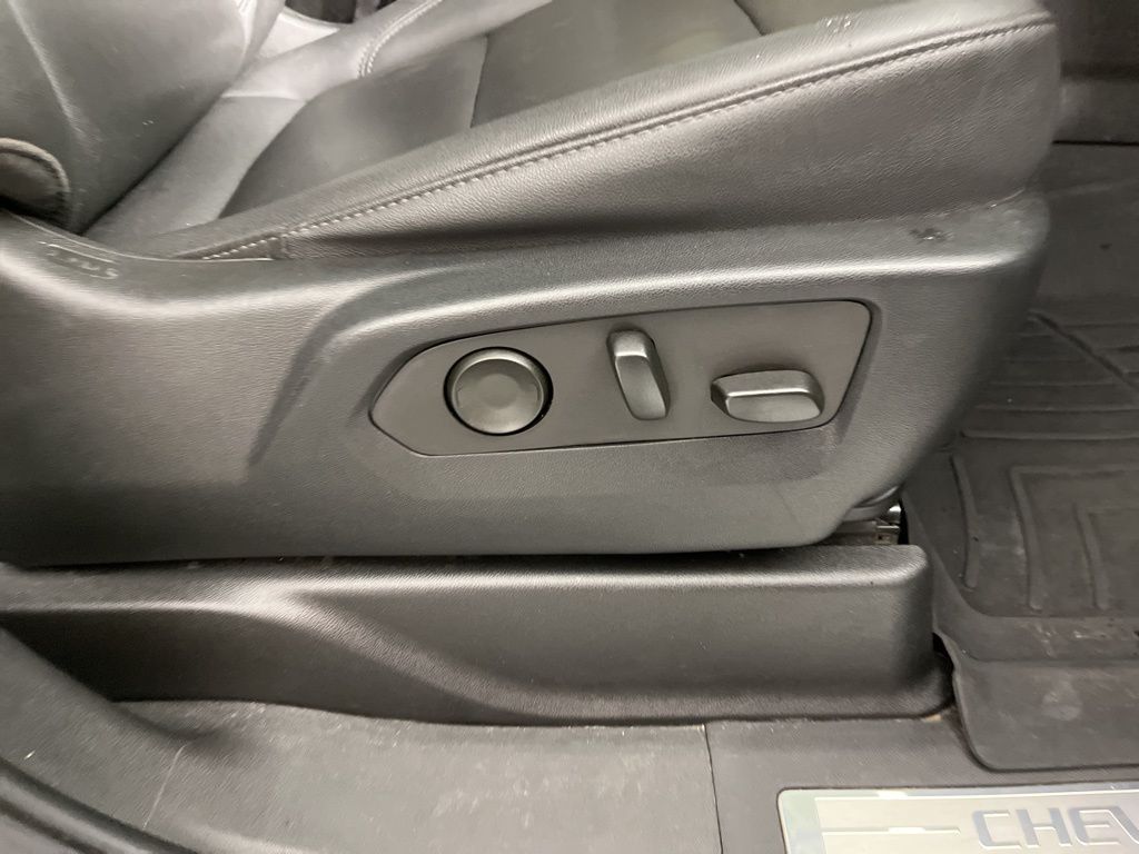 Thumbnail: 2023 Chevrolet Tahoe - 8