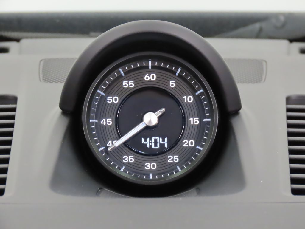 Thumbnail: 2025 Porsche 911 - 32