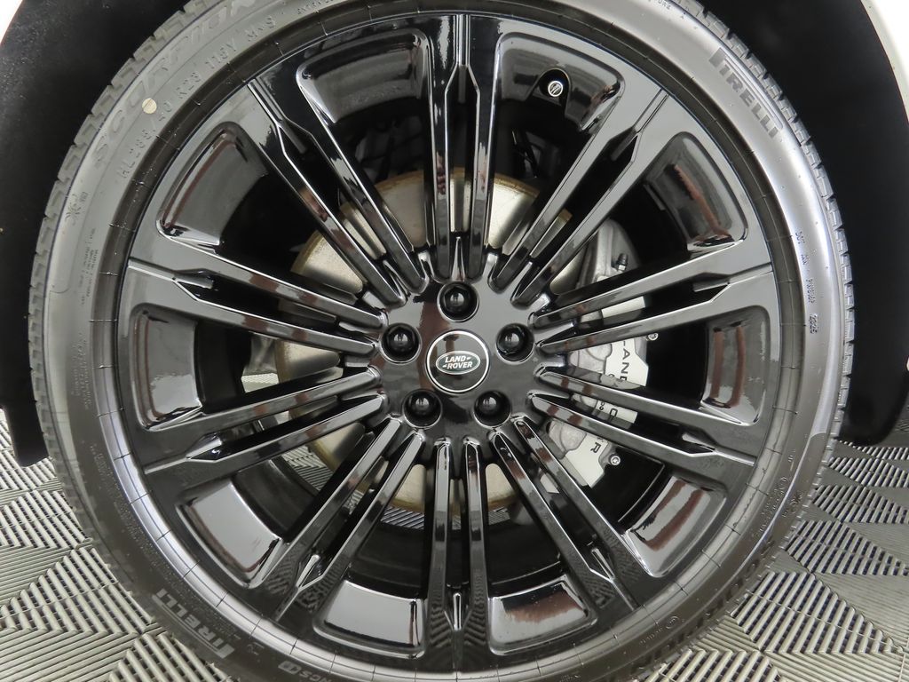 Thumbnail: 2025 Land Rover Range Rover - 30