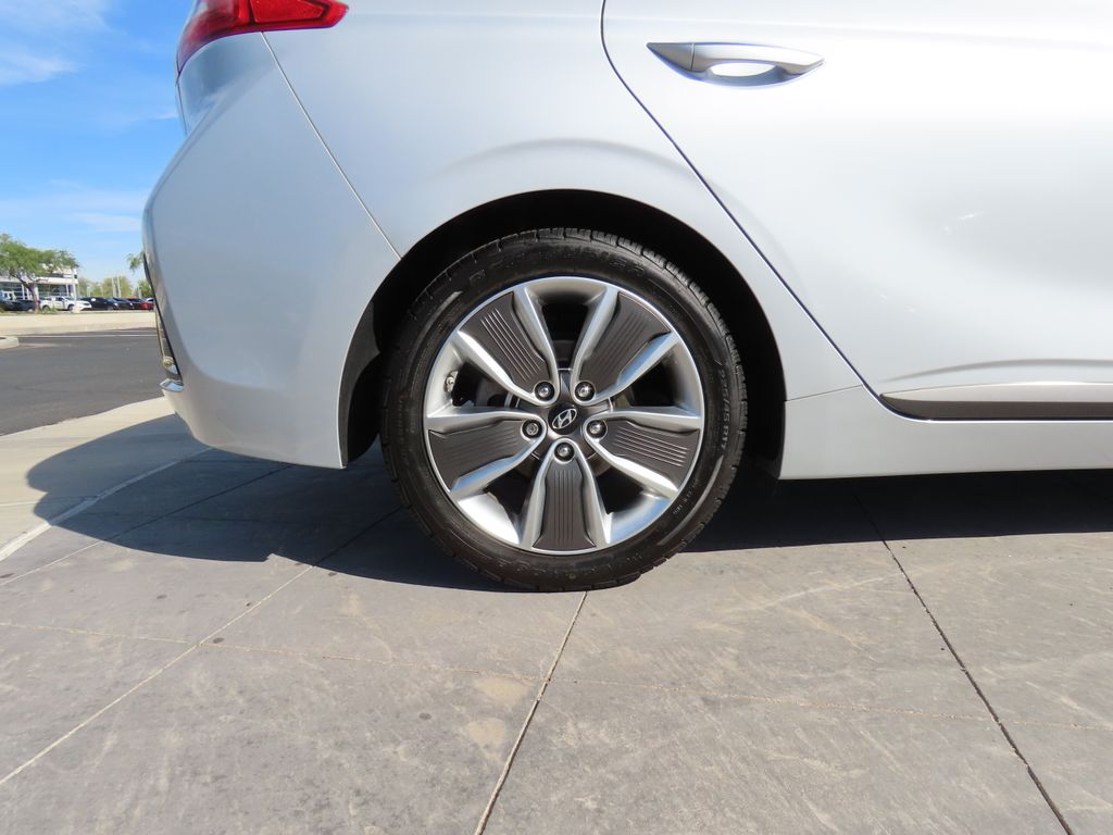 2019 Hyundai Ioniq Limited 31