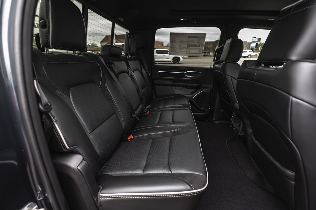 2026 Ram 1500 Laramie thumbnail 37