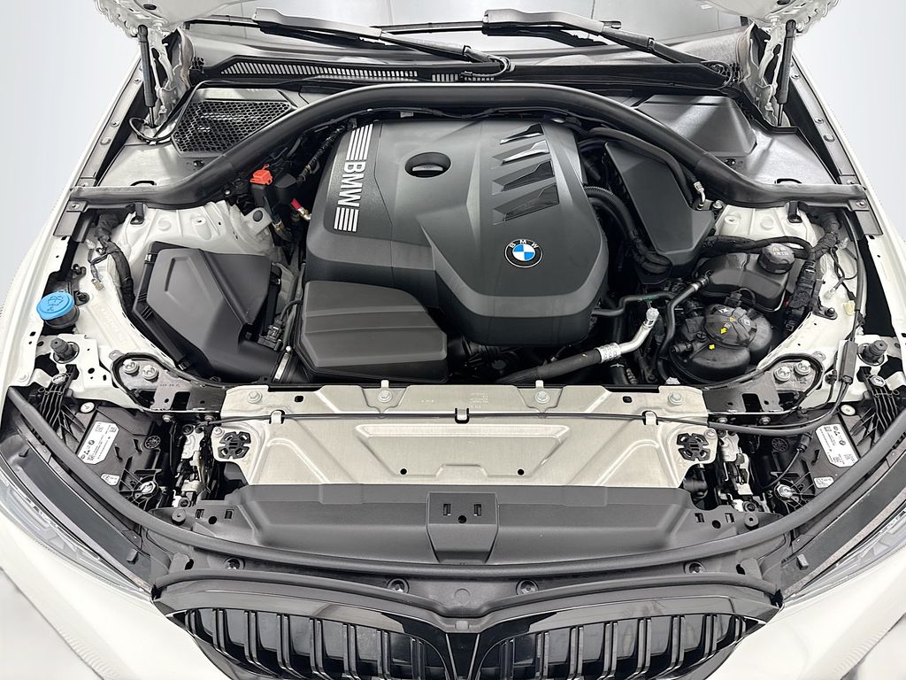 Thumbnail: 2025 BMW 3 Series - 28