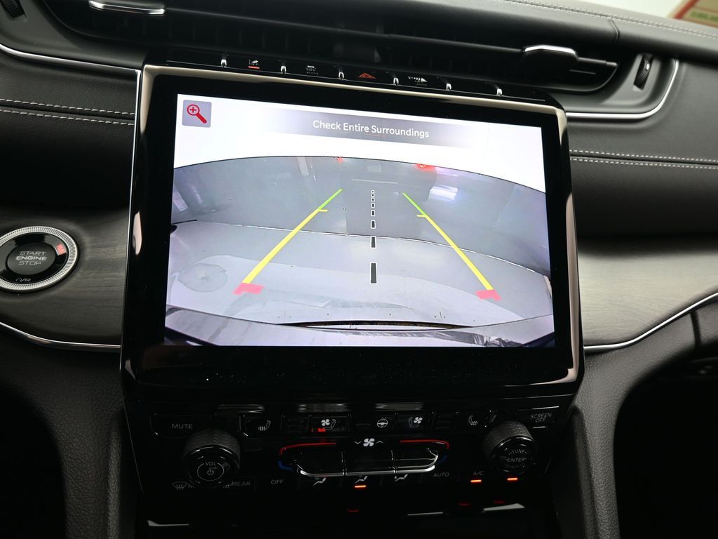 Used 2024 Baltic Gray Metallic Clearcoat Jeep Overland image 21