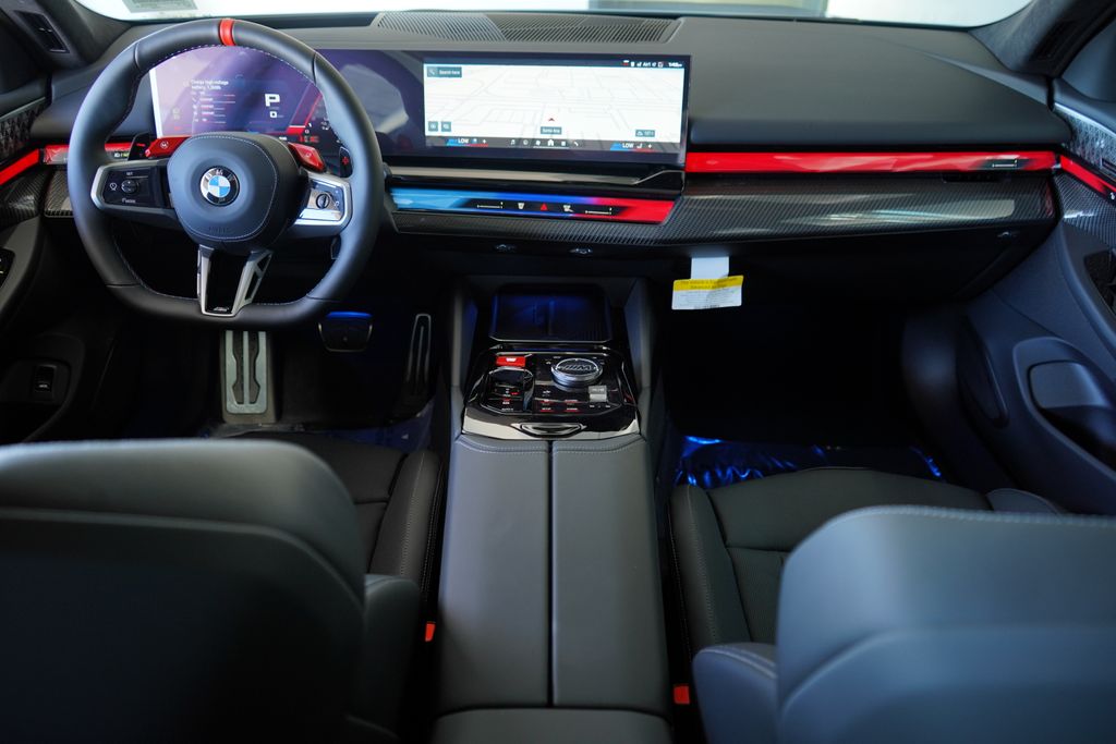 Thumbnail: 2026 BMW M5 - 16