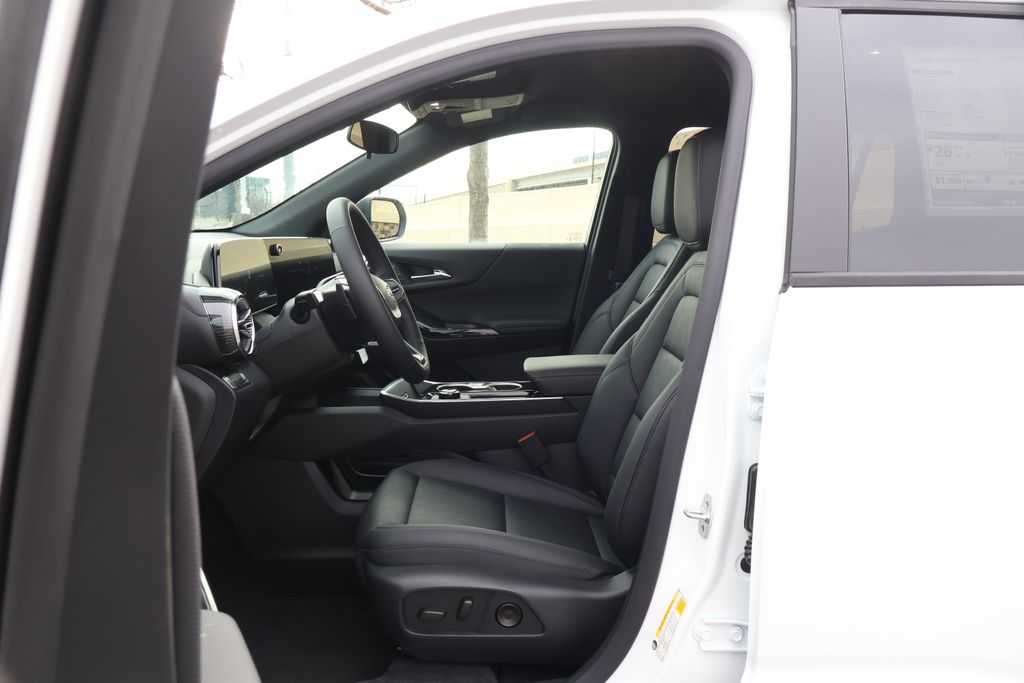 Thumbnail: 2026 Chevrolet Equinox - 14