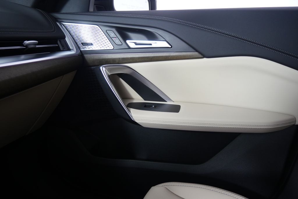 2025 BMW X1 xDrive28i 23