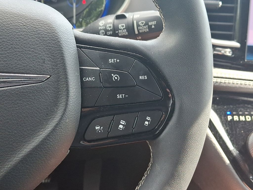 2022 Chrysler Pacifica Touring Black at South Hills CDJR
