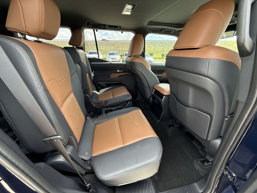 Thumbnail: 2024 Lexus GX - 17