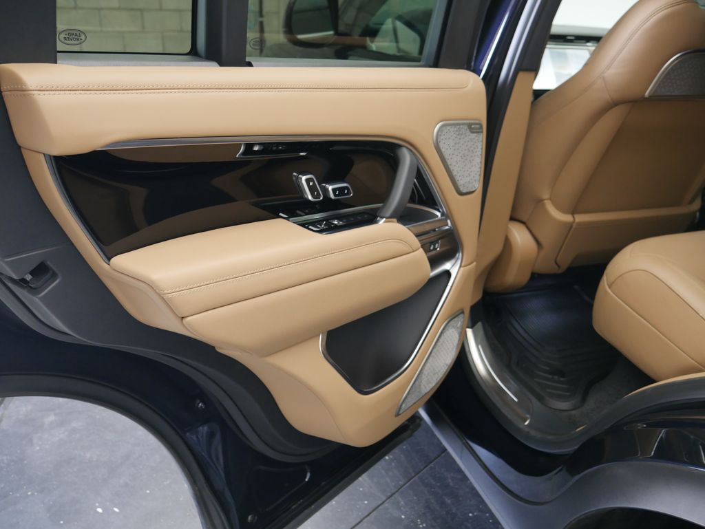 Thumbnail: 2025 Land Rover Range Rover - 19