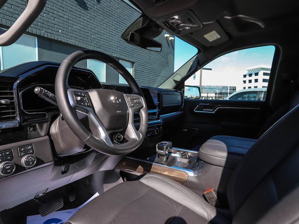 Thumbnail: 2024 Chevrolet Silverado 1500 - 9