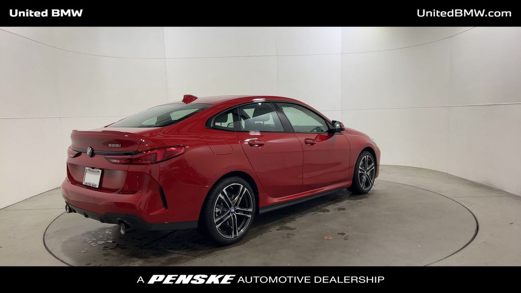 Thumbnail: 2024 BMW 2 Series - 8