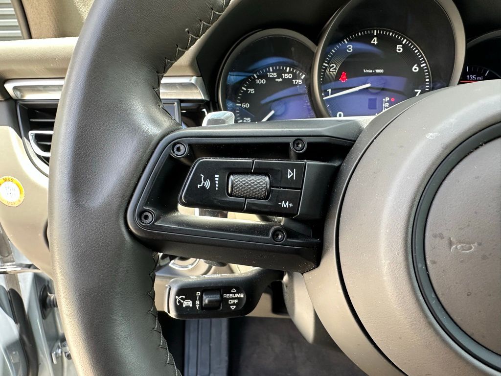 2022 Porsche Macan  19