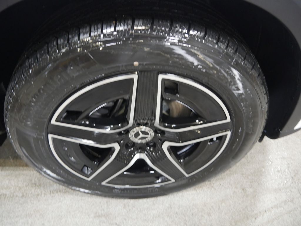 Thumbnail: 2026 Mercedes-Benz GLC - 13