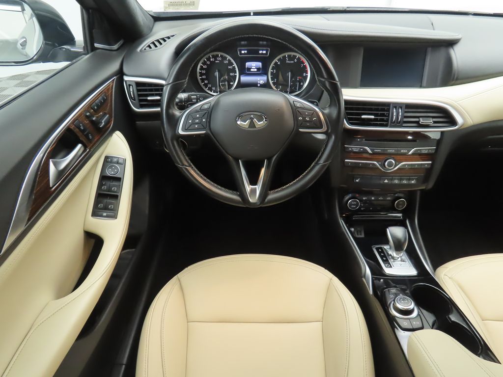 Thumbnail: 2018 INFINITI QX30 - 10