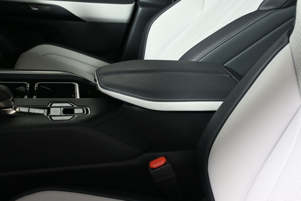 Thumbnail: 2025 Lexus TX - 25