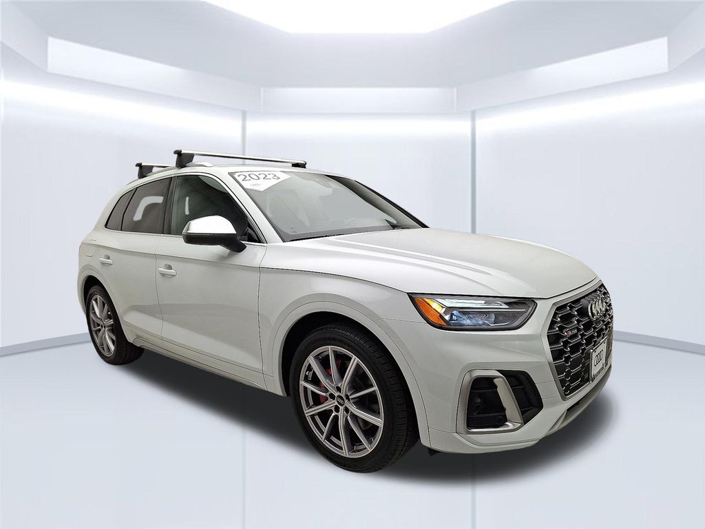 Thumbnail: 2023 Audi SQ5 - 3