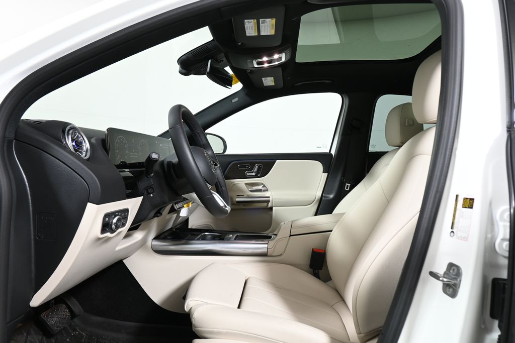 Thumbnail: 2026 Mercedes-Benz GLA - 3