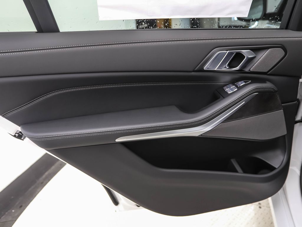 2026 BMW X7 xDrive40i 18