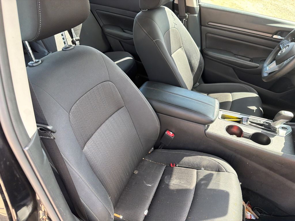Used 2025 Black Nissan 2.5 SV image 12
