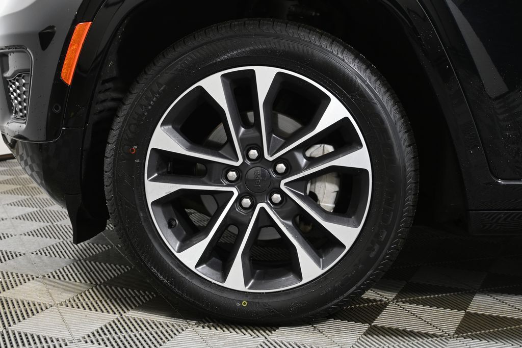 Thumbnail: 2023 Jeep Grand Cherokee - 13