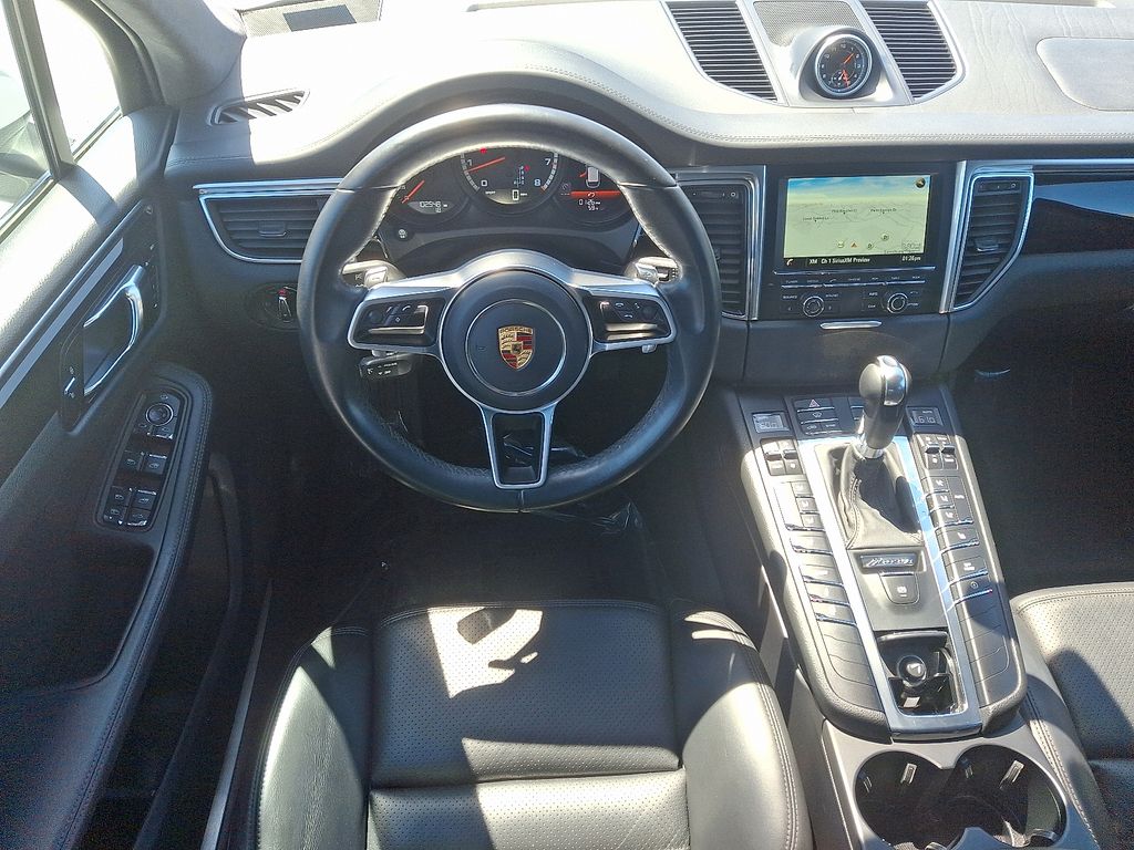 2015 Porsche Macan Turbo 15