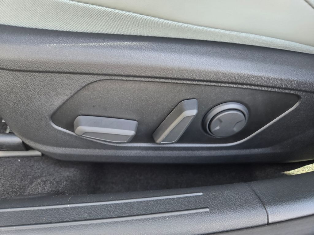 Thumbnail: 2025 Hyundai Elantra - 18