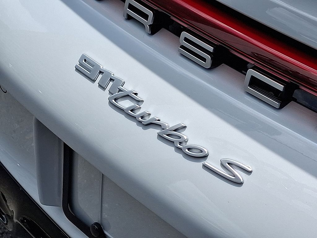 2025 Porsche 911 Turbo S 31