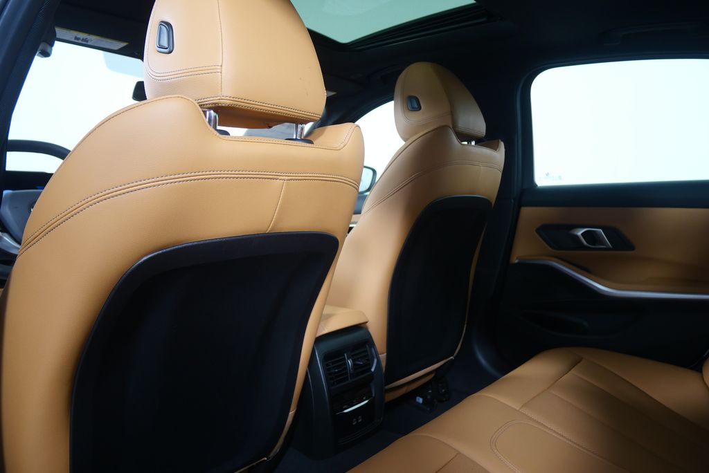 Thumbnail: 2025 BMW 3 Series - 19