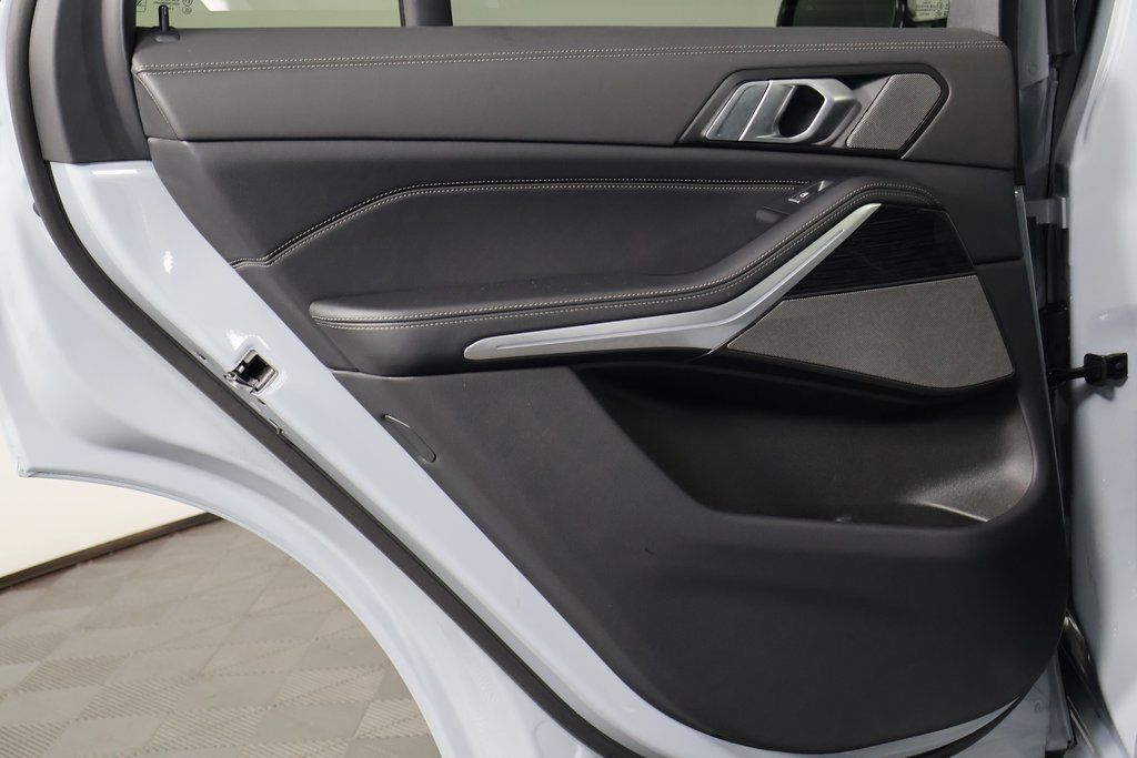 Thumbnail: 2025 BMW X5 - 13