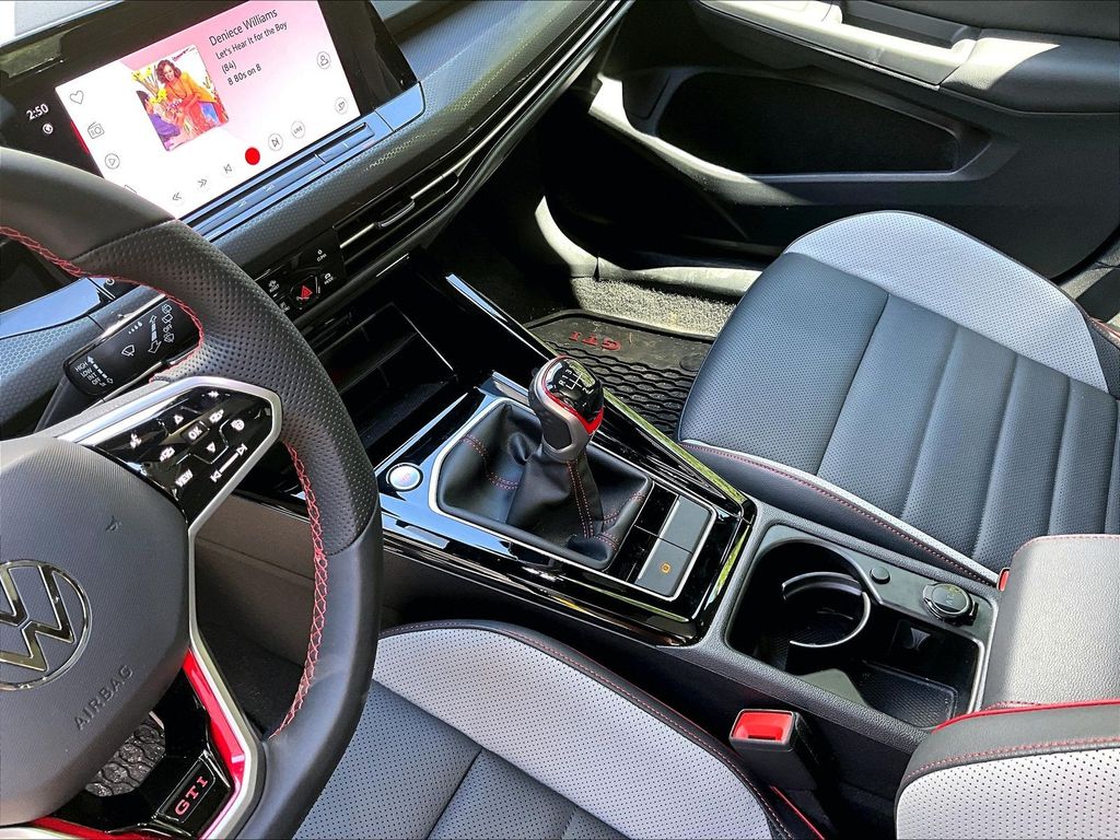 2024 Volkswagen Golf GTI — photo 15