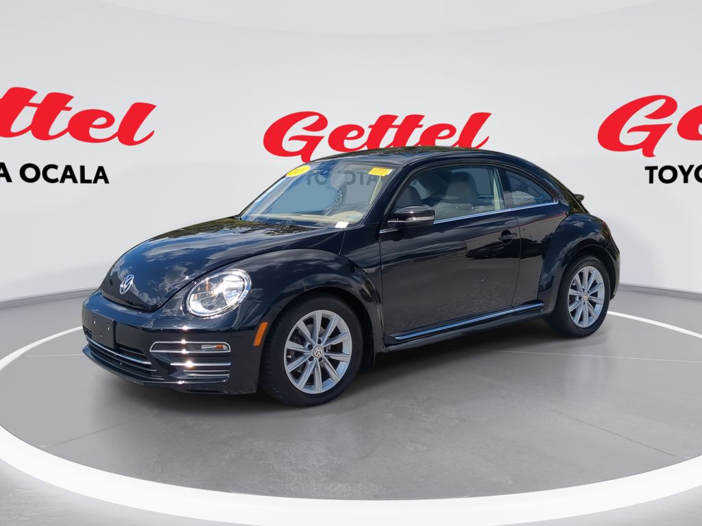 2018 Volkswagen Beetle SE's photo