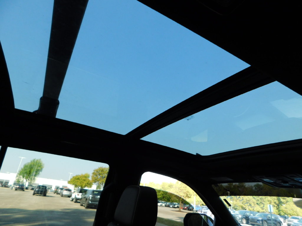 Thumbnail: 2021 Chevrolet Tahoe - 3