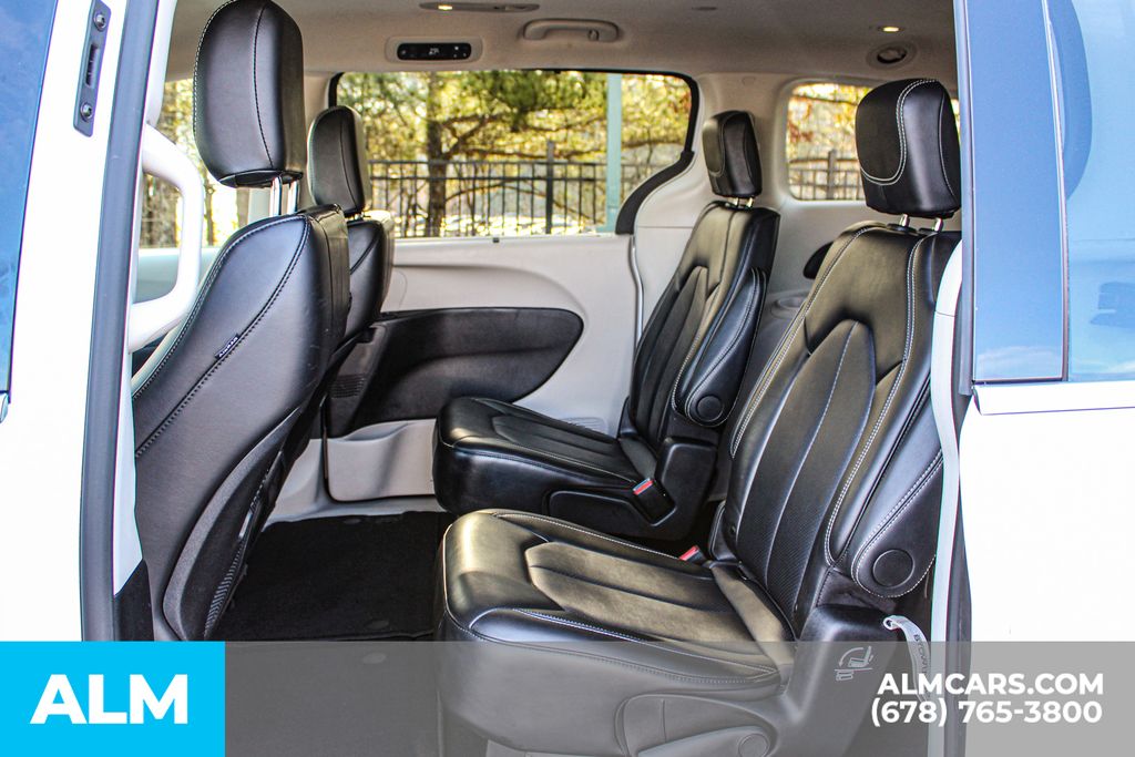 2024 Chrysler Pacifica Touring L - Photo 19