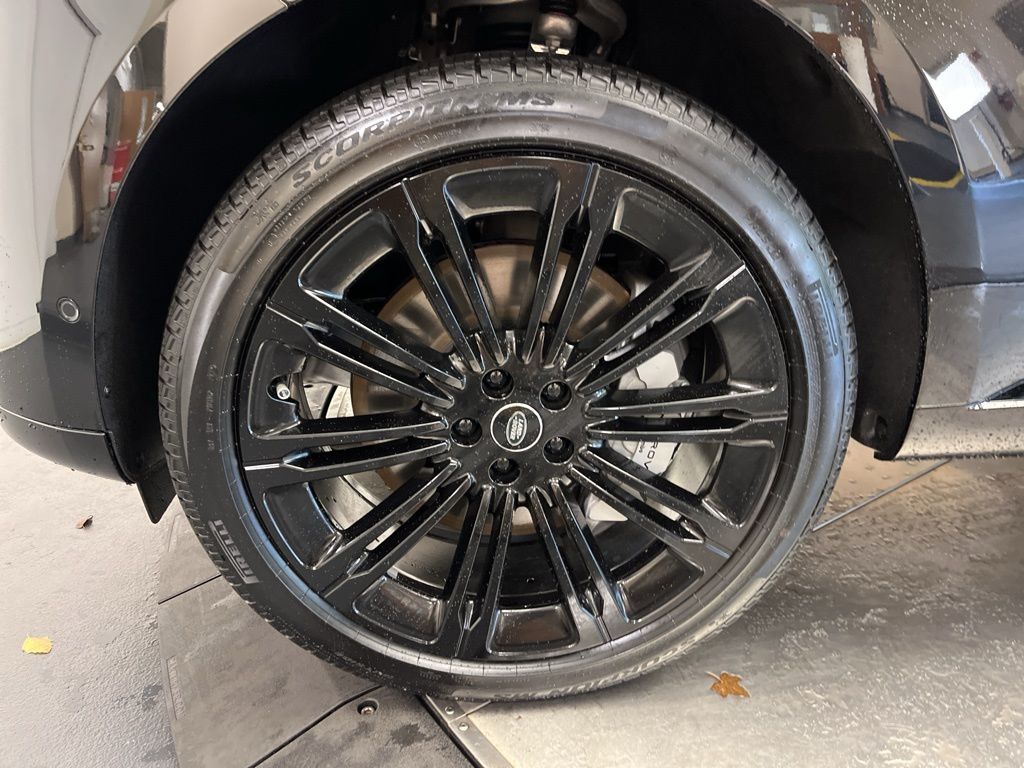 Thumbnail: 2025 Land Rover Range Rover - 10