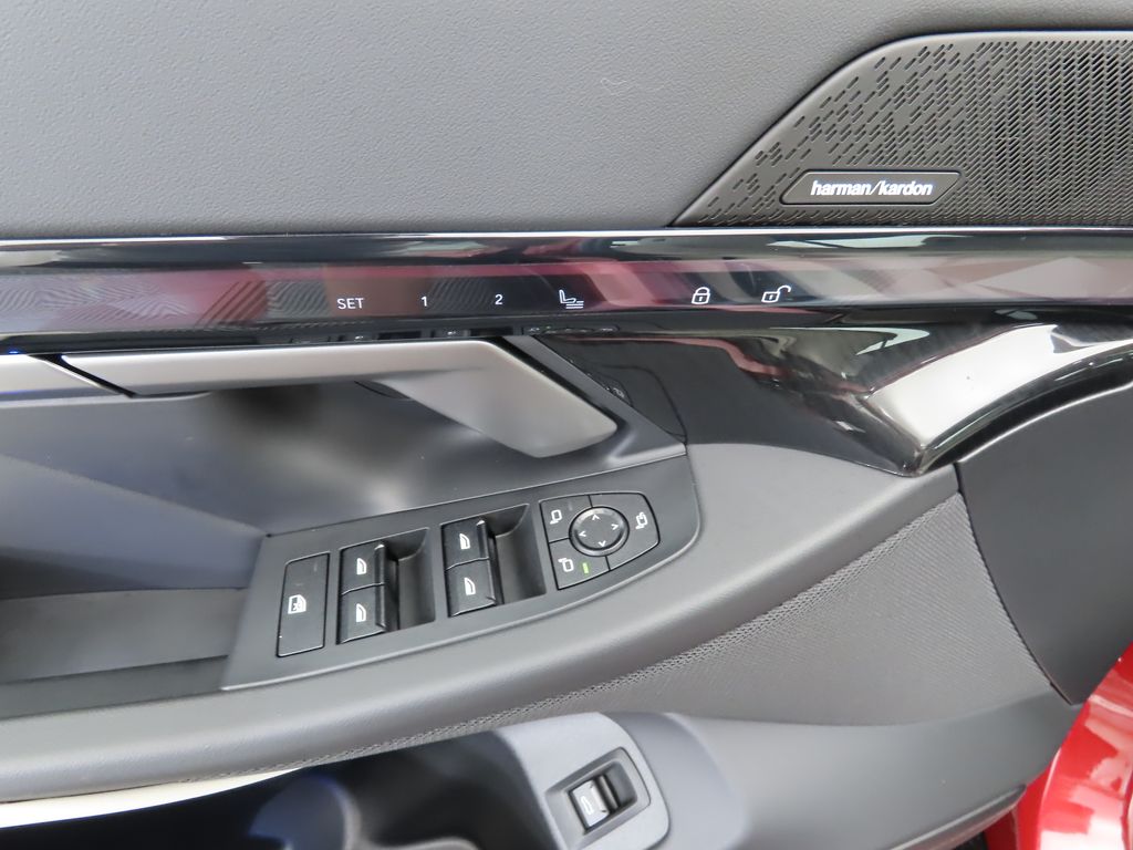 Thumbnail: 2025 BMW i5 - 25