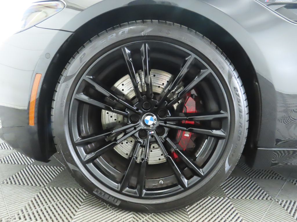 Thumbnail: 2022 BMW M5 - 31