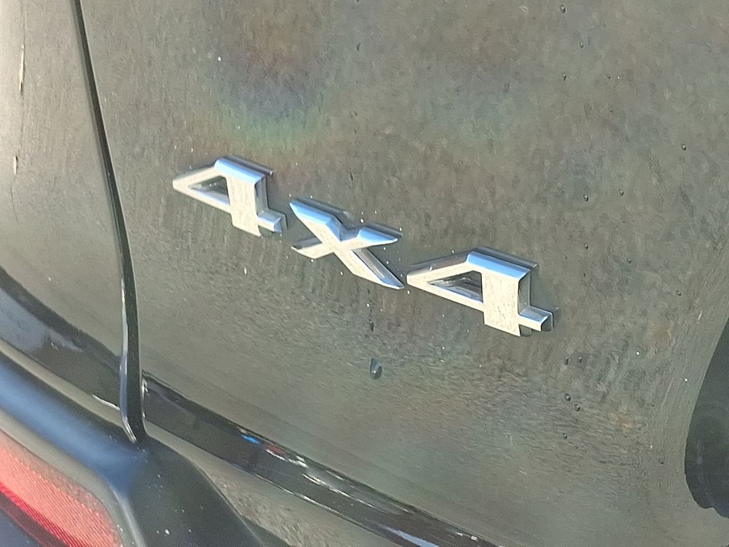 Thumbnail: 2019 Jeep Cherokee - 30